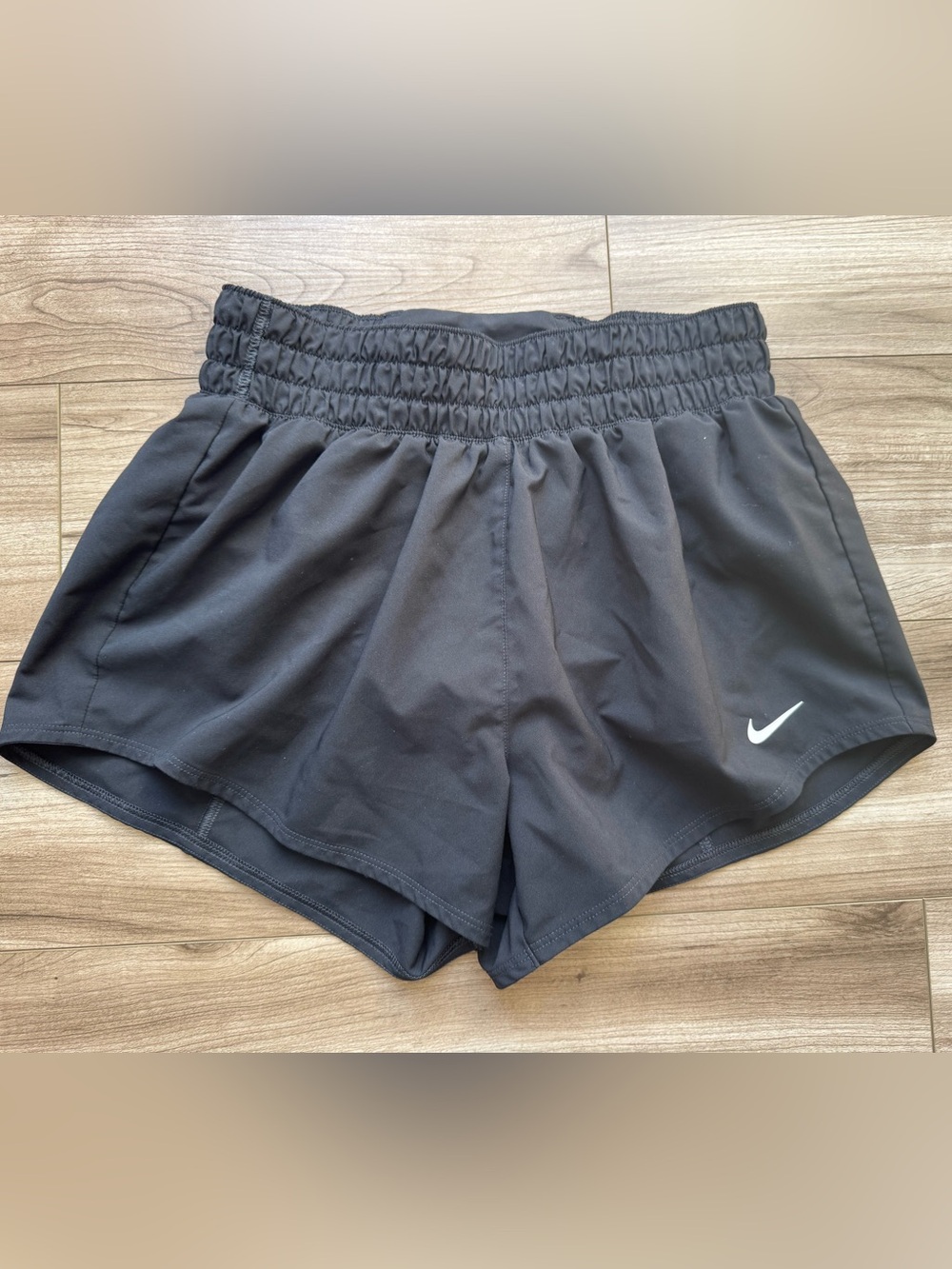 Nike One Women's Dri-FIT Mid-Rise 3" Brief-Lined Athletic Shorts size XS Black